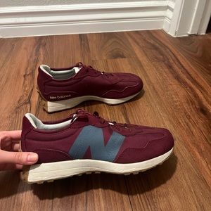 New balance 327 in purple Size 6/5 or 37.5 Euro